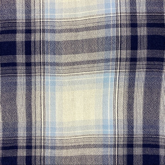 Maurices Top Sz Medium Cap Sleeve Blue Plaid Button Up Front and Back - Picture 4 of 7